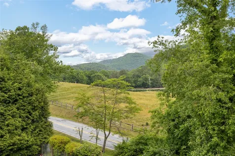36 Heavens Gate Lane Glenville NC 28736