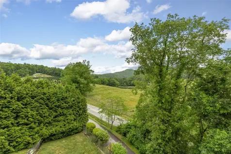 36 Heavens Gate Lane Glenville NC 28736