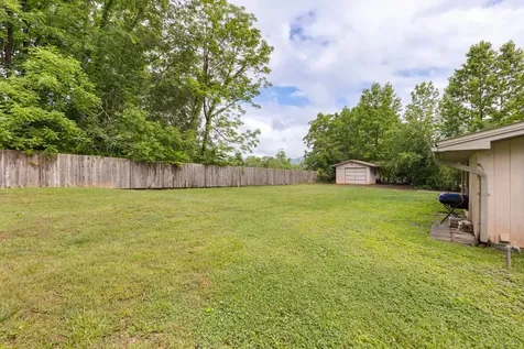31 Ivar Street Franklin NC 28734
