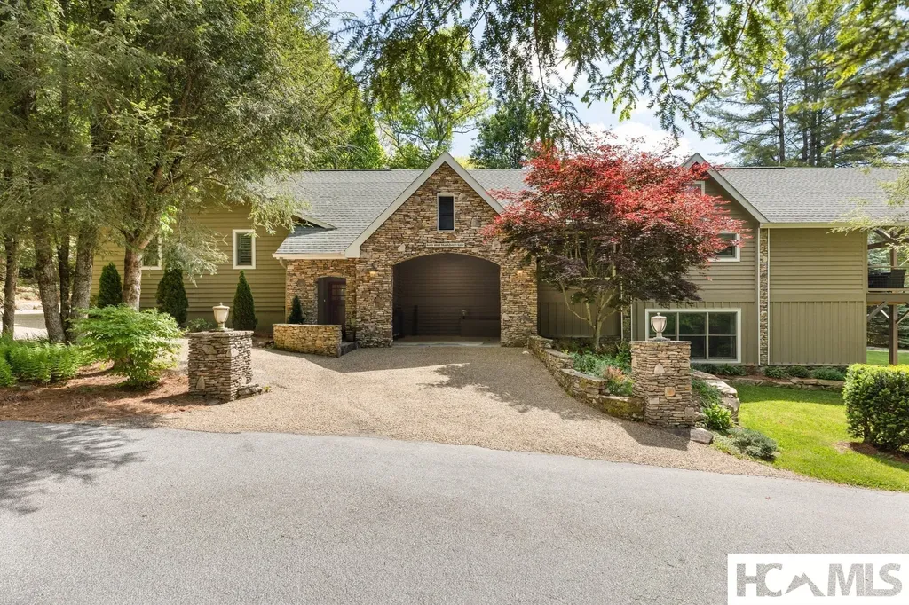 49 Blackberry Lane Highlands NC 28741