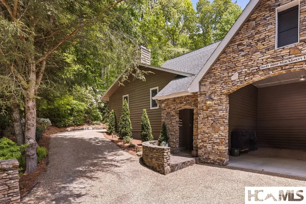 49 Blackberry Lane Highlands NC 28741