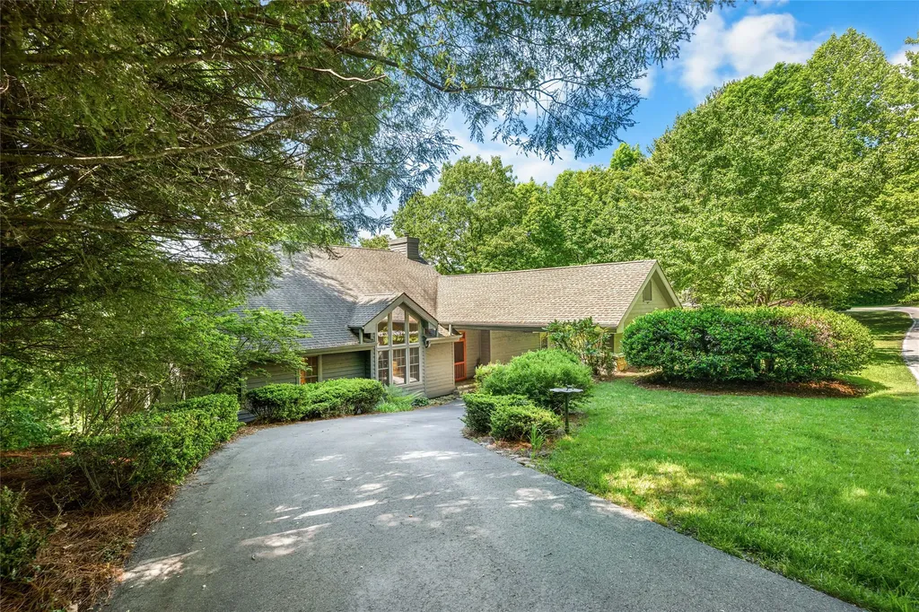 147 Club Colony Lane Lake Toxaway NC 28747