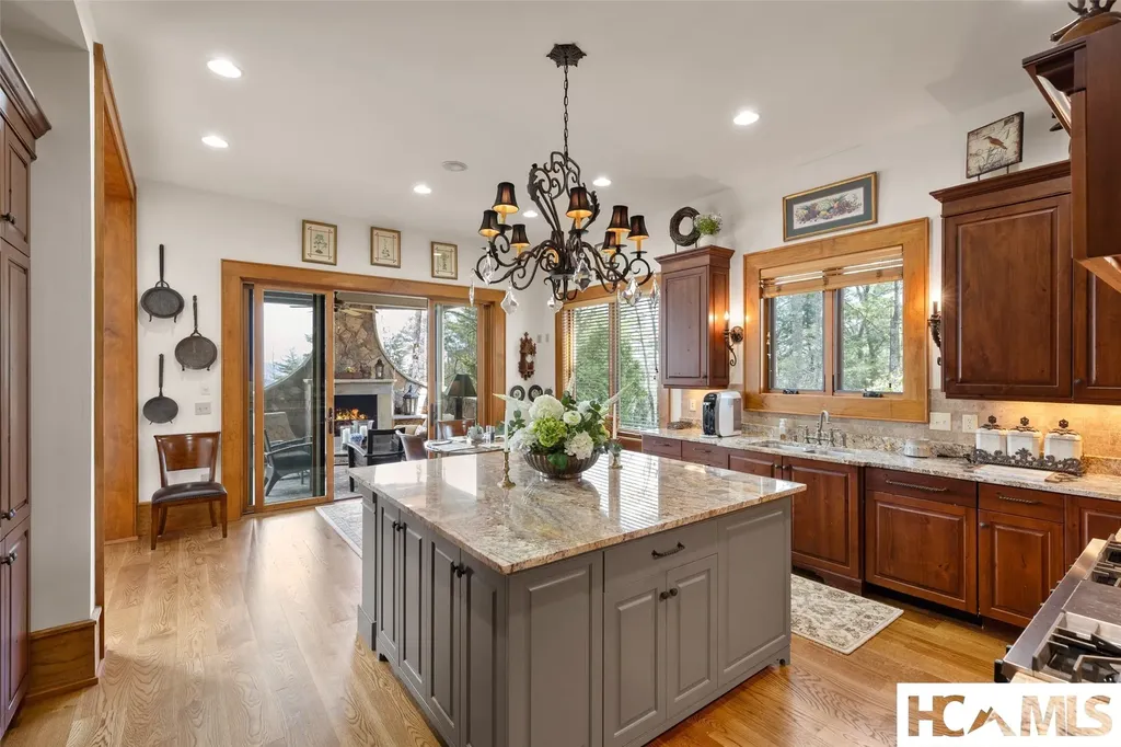 70 Norton Court Highlands NC 28741
