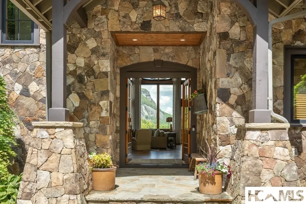 70 Norton Court Highlands NC 28741