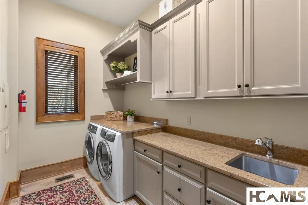 70 Norton Court Highlands NC 28741