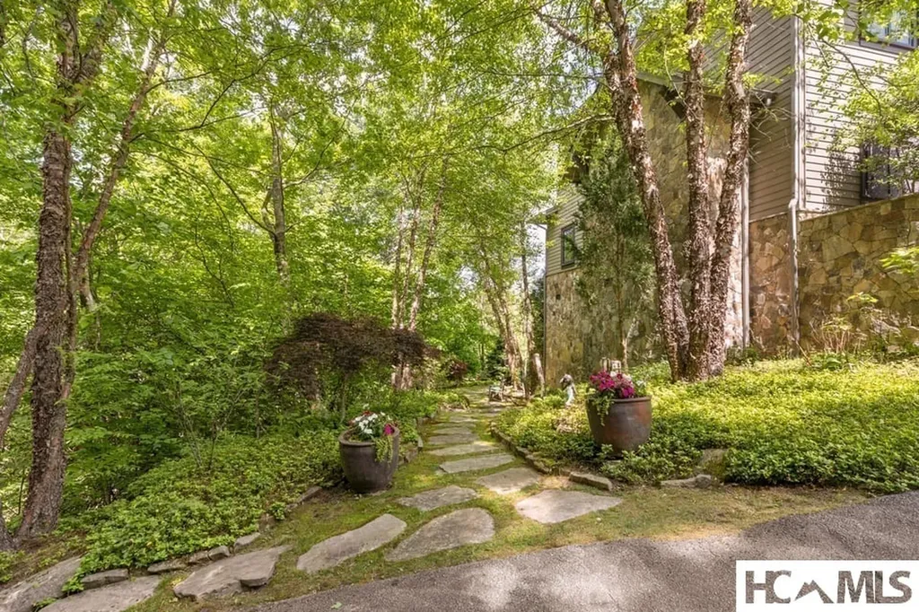 70 Norton Court Highlands NC 28741