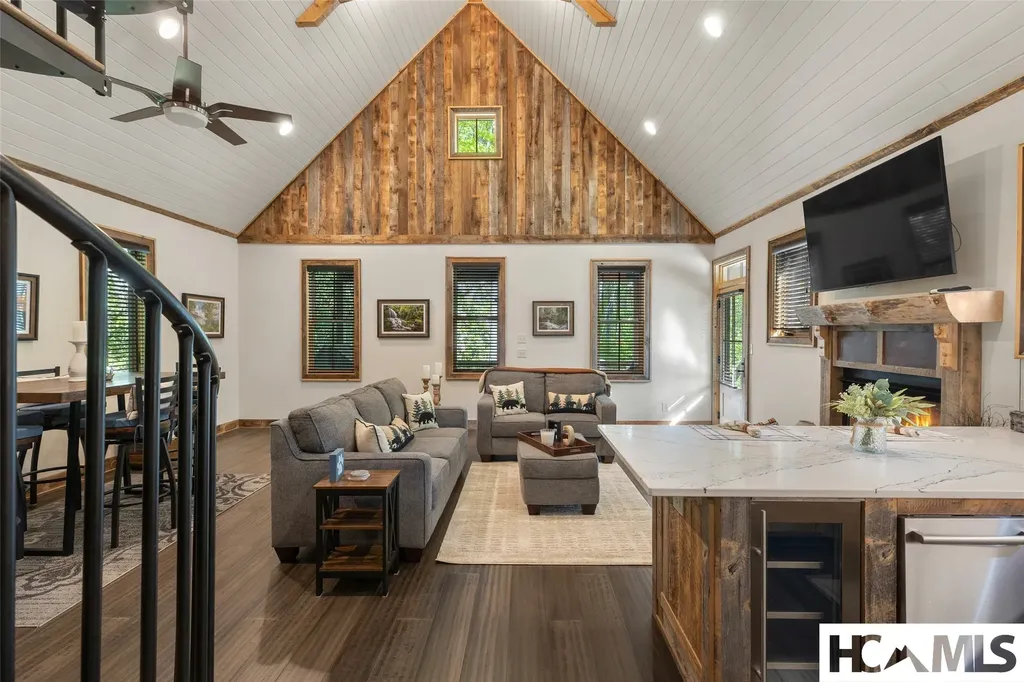 164 Shelter Lane Glenville NC 28521