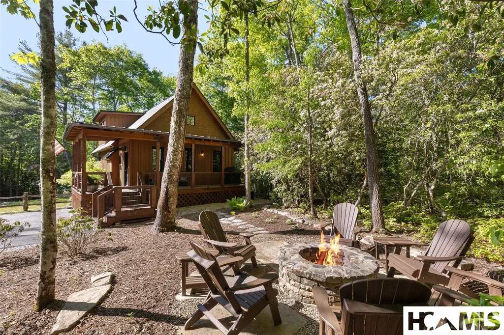 164 Shelter Lane Glenville NC 28521