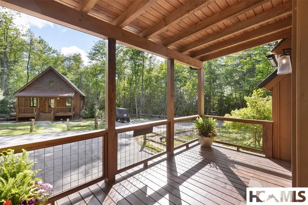 164 Shelter Lane Glenville NC 28521
