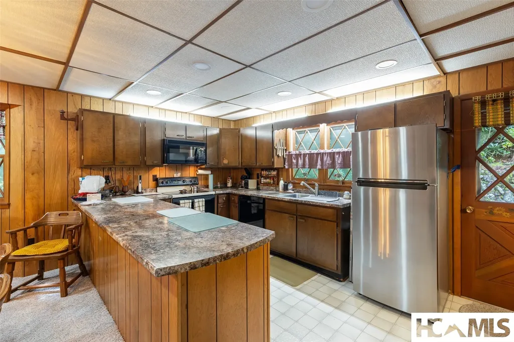 66 Forrest Lane Highlands NC 28741