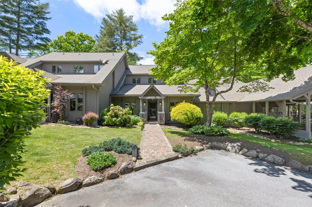 84 Fairway Villas Drive Sapphire NC 28774