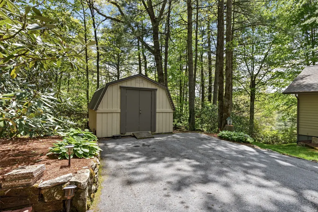308 Woodsy Pine Trail Glenville NC 28736
