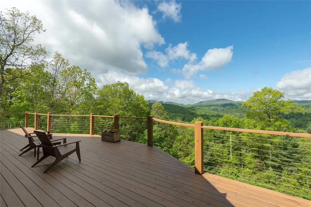 585 Tabletop Road Glenville NC 28736