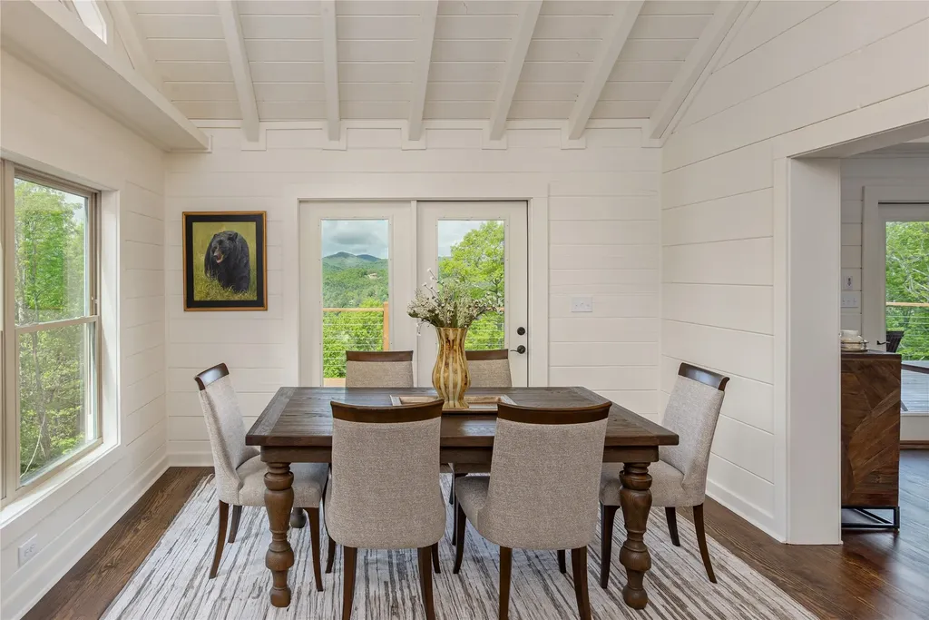 585 Tabletop Road Glenville NC 28736