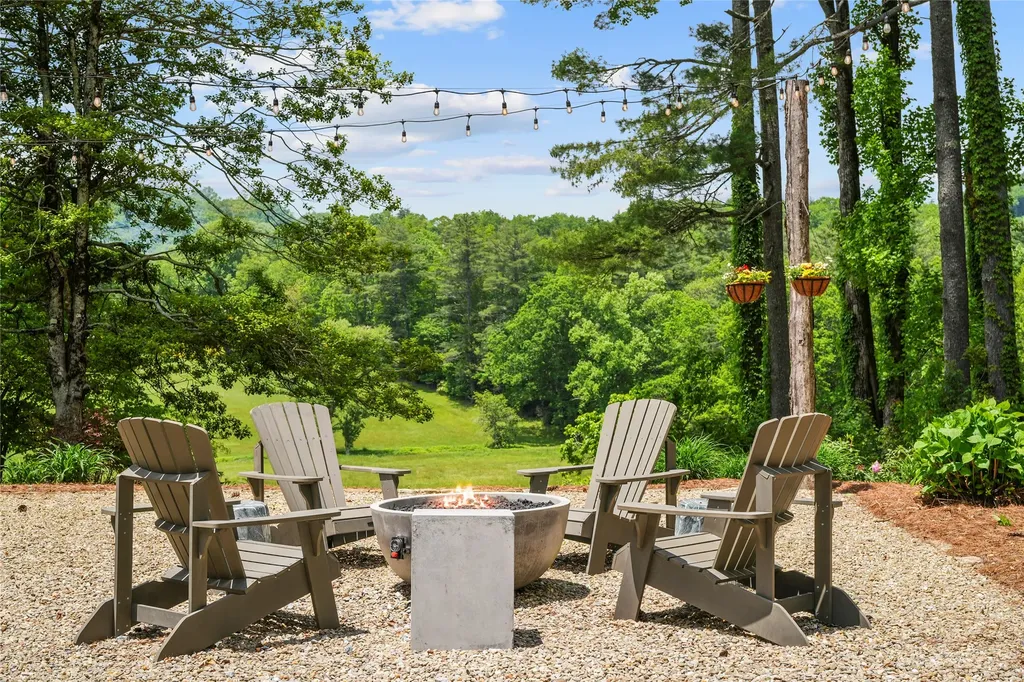 ME-4 Old Chimney Road Cashiers NC 28717