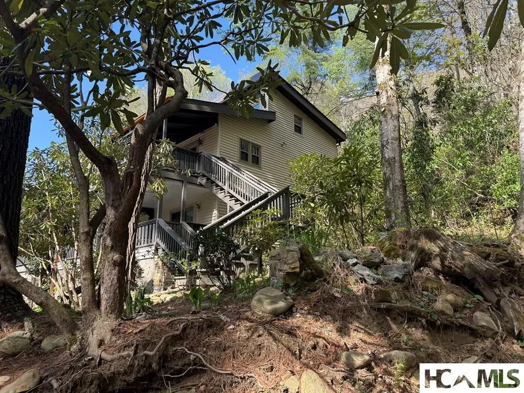 125 Hawks Nest Lane Highlands NC 28741