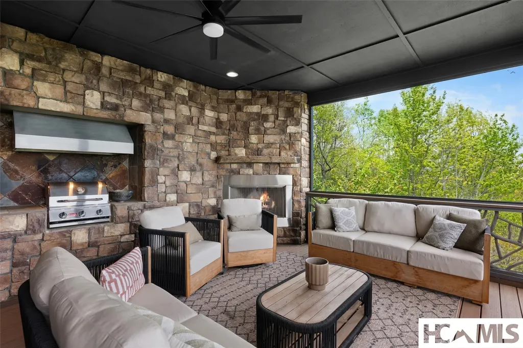 96 Moltz Court Lake Toxaway NC 28747