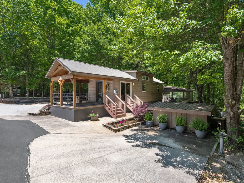 61 Boulder Drive Lake Toxaway NC 28747