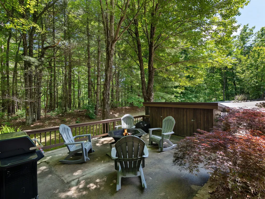 61 Boulder Drive Lake Toxaway NC 28747