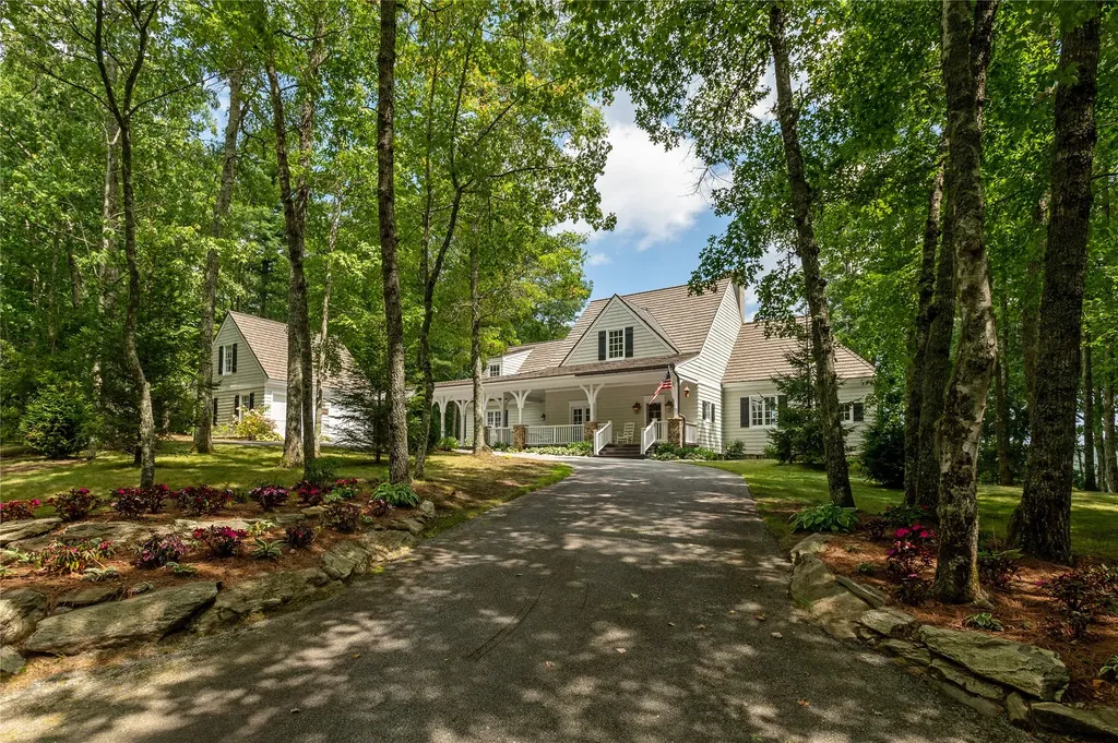 74 Wildberry Lane Cullowhee NC 28723