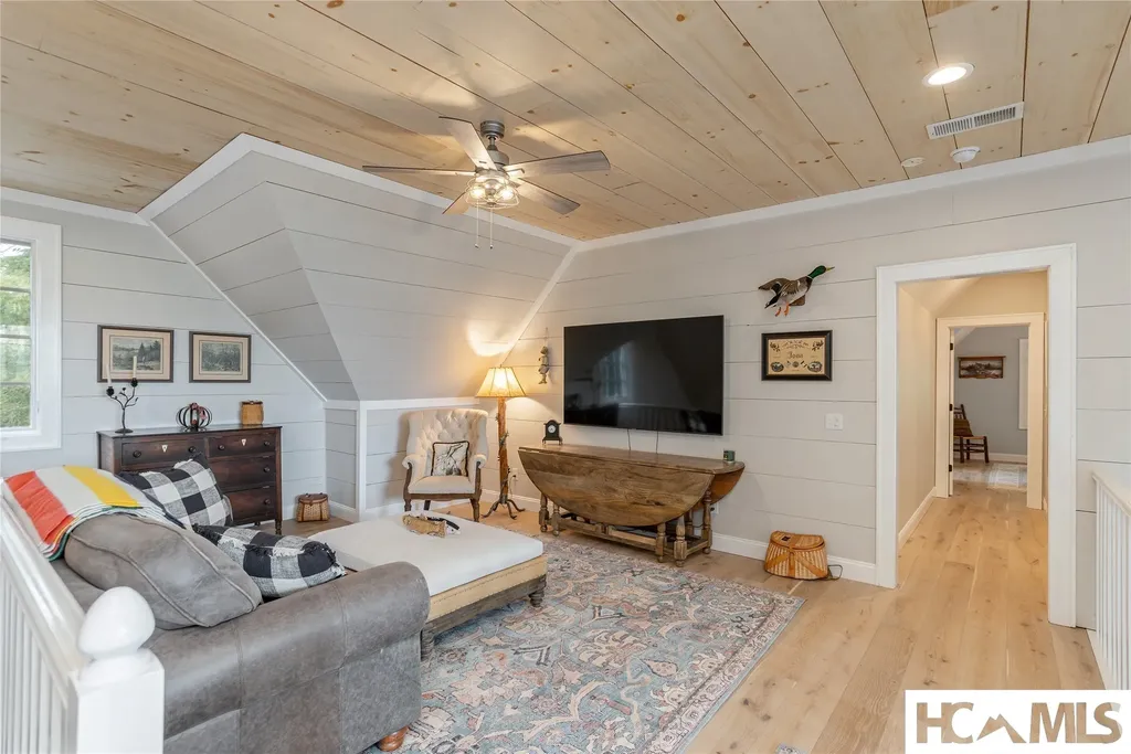 74 Wildberry Lane Cullowhee NC 28723