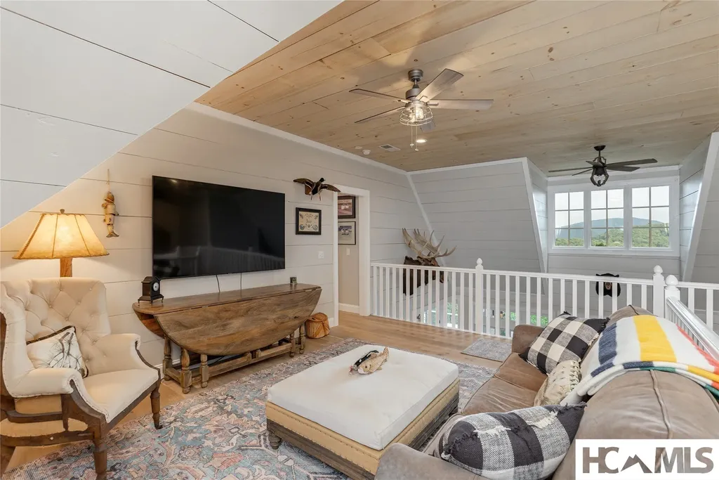 74 Wildberry Lane Cullowhee NC 28723