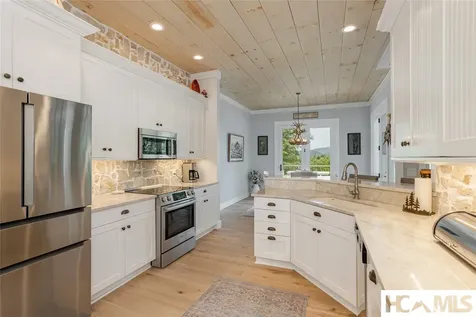 74 Wildberry Lane Cullowhee NC 28723