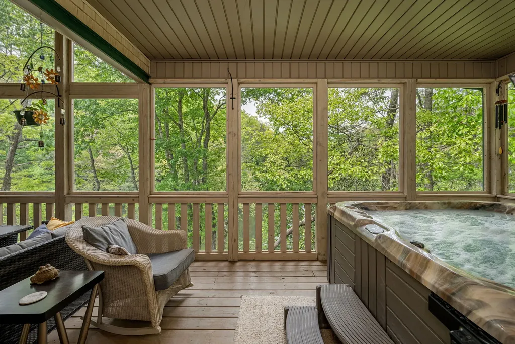 149 Hiwassee Road Lake Toxaway NC 28747