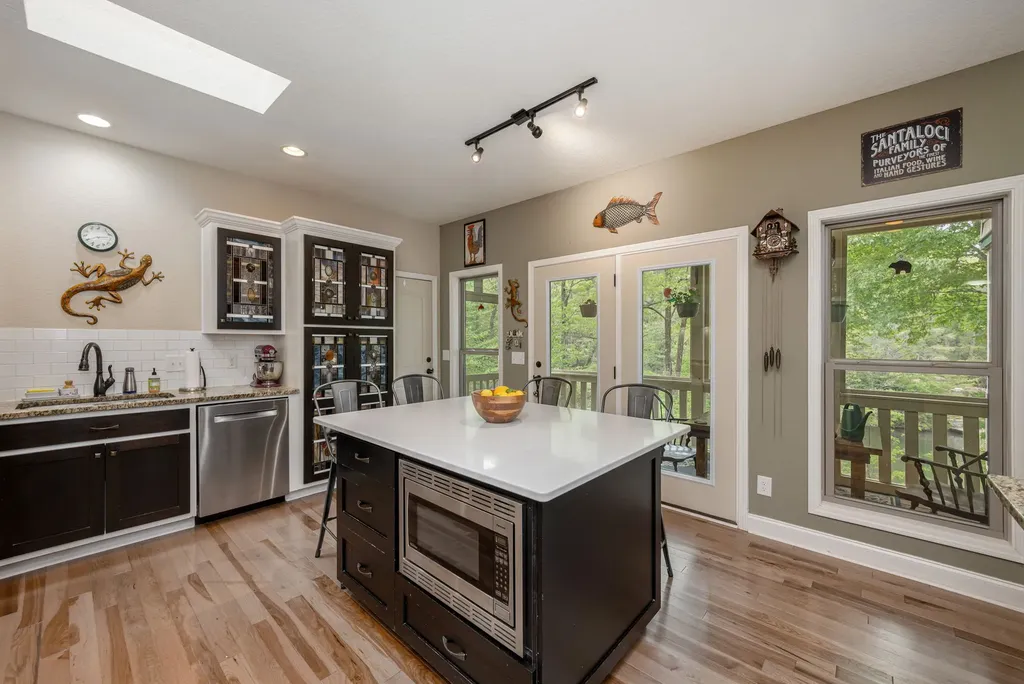 149 Hiwassee Road Lake Toxaway NC 28747