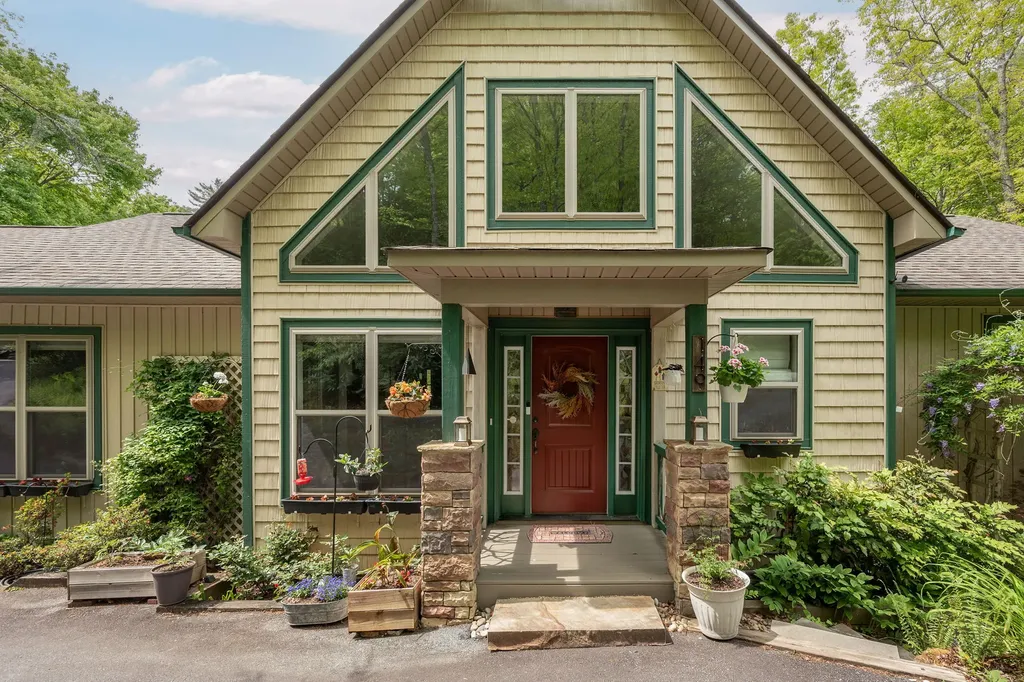 149 Hiwassee Road Lake Toxaway NC 28747