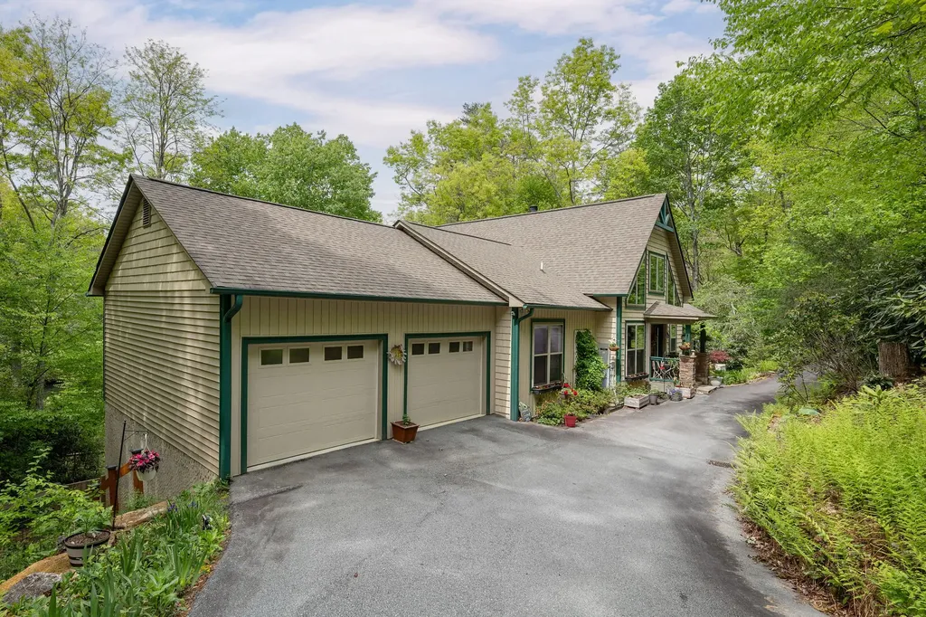 149 Hiwassee Road Lake Toxaway NC 28747