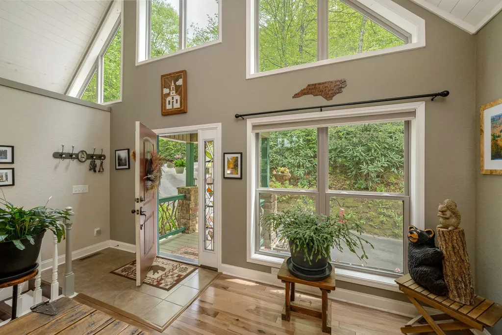 149 Hiwassee Road Lake Toxaway NC 28747