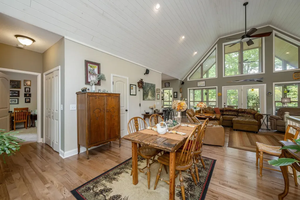 149 Hiwassee Road Lake Toxaway NC 28747