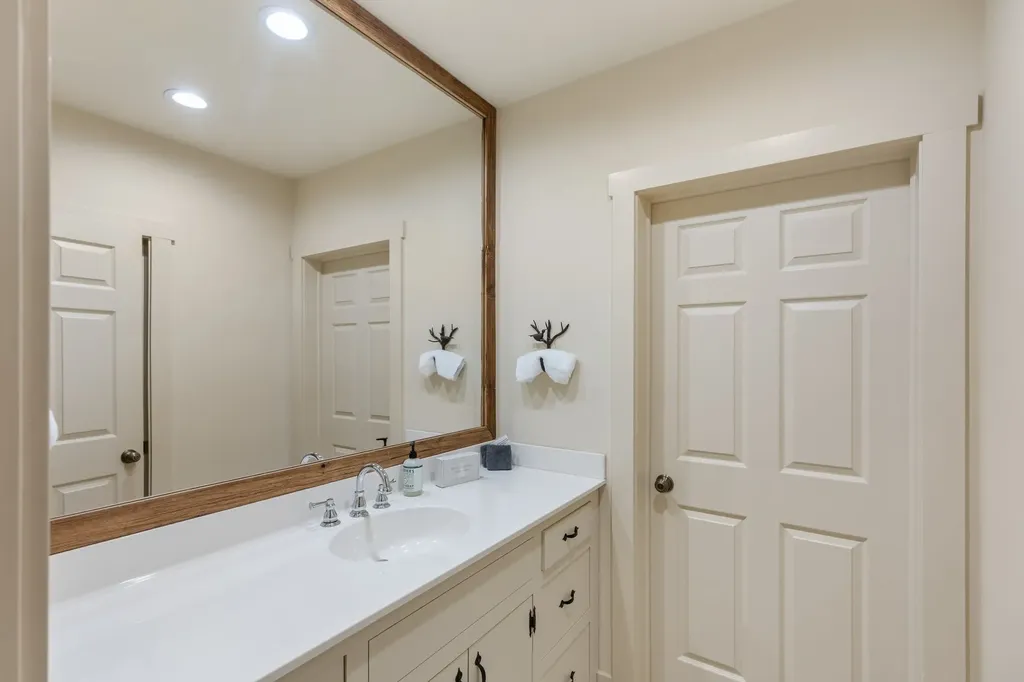531 Billy Cabin Road Highlands NC 28741