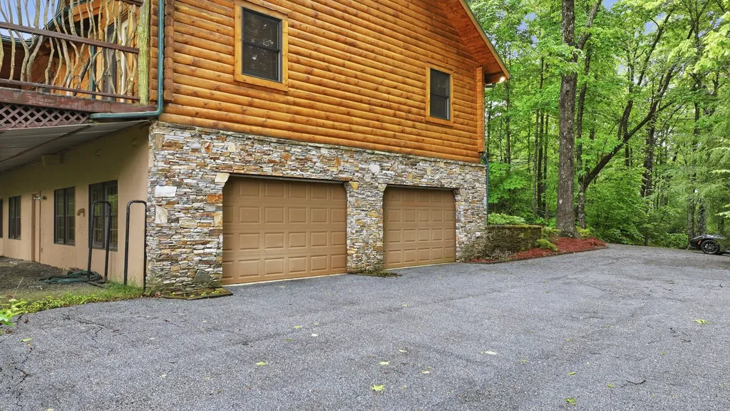 407 Forest Ridge Road Cashiers NC 28717