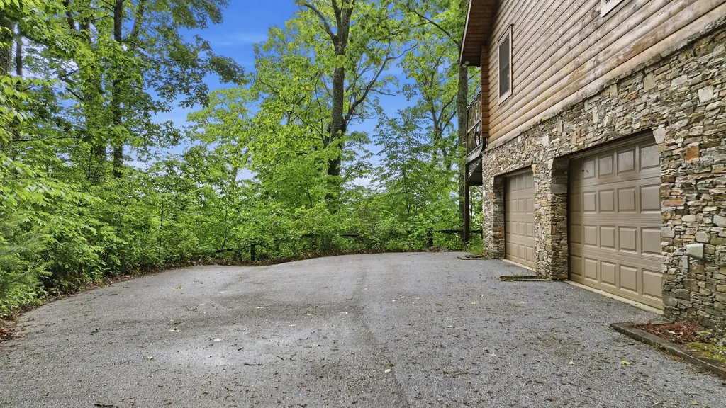 407 Forest Ridge Road Cashiers NC 28717