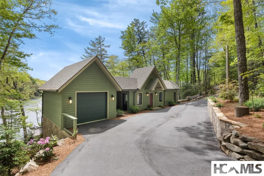 3164 W Club Boulevard Lake Toxaway NC 28747