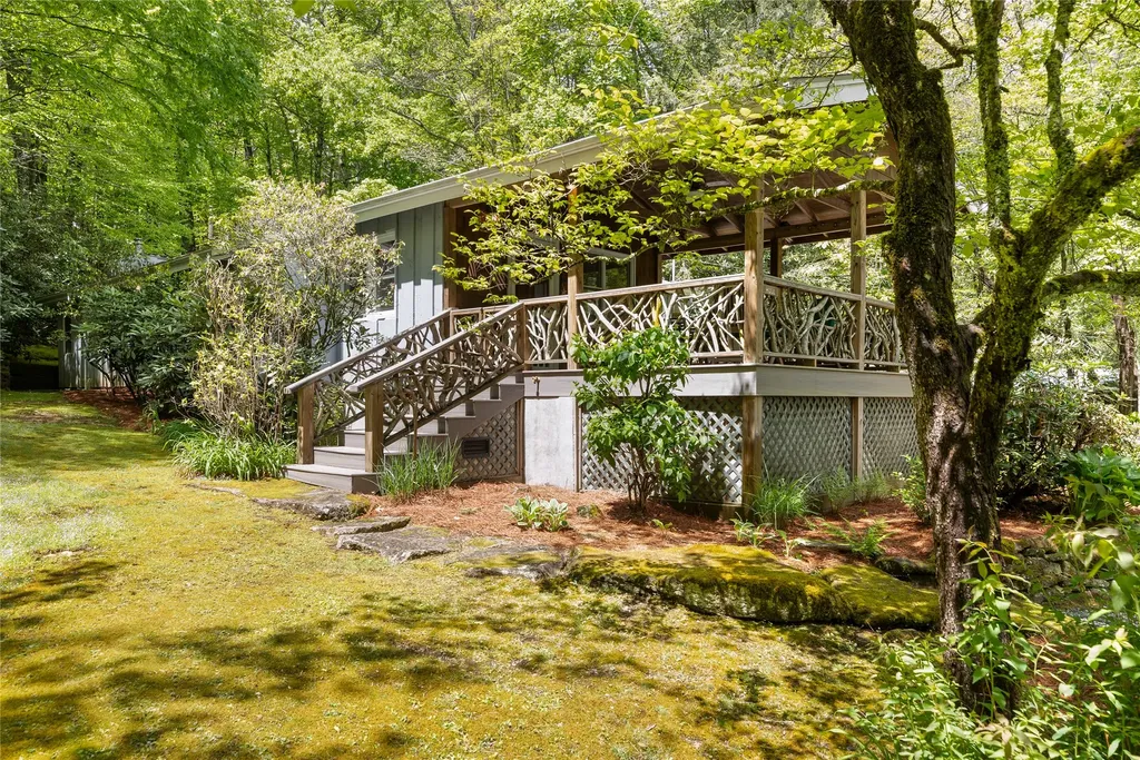 477 Lance Road Cashiers NC 28717
