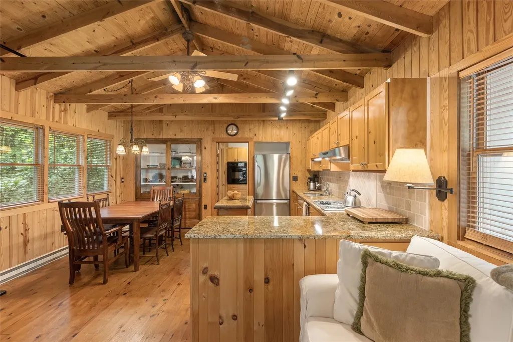 477 Lance Road Cashiers NC 28717