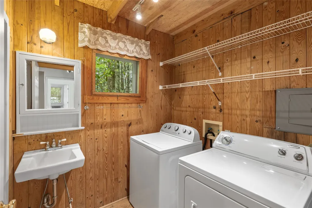 477 Lance Road Cashiers NC 28717