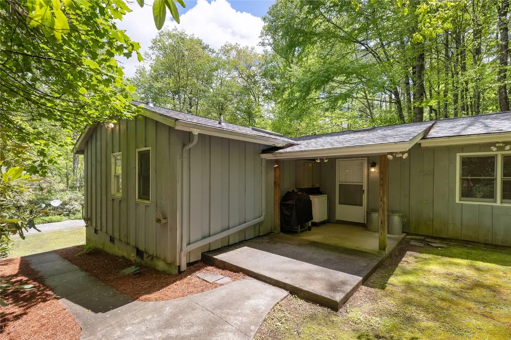 477 Lance Road Cashiers NC 28717