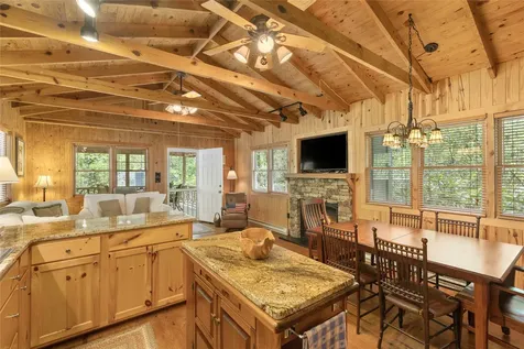 477 Lance Road Cashiers NC 28717