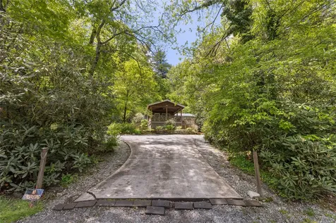 477 Lance Road Cashiers NC 28717