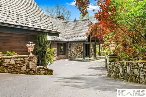 1052 Toxaway Drive Lake Toxaway NC 28747