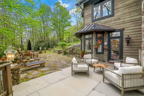 1052 Toxaway Drive Lake Toxaway NC 28747