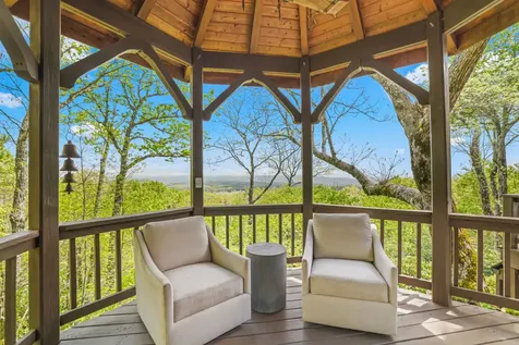 1052 Toxaway Drive Lake Toxaway NC 28747