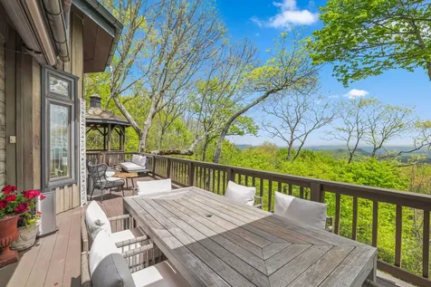 1052 Toxaway Drive Lake Toxaway NC 28747