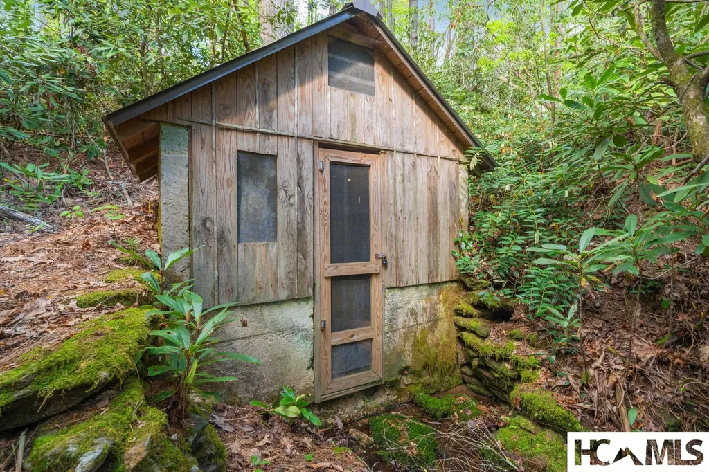 462 Bowery Road Highlands NC 28741