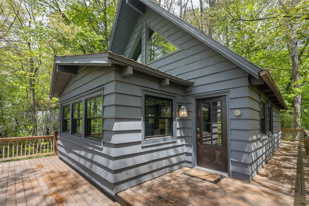 135 Wheatstone Drive Glenville NC 28736