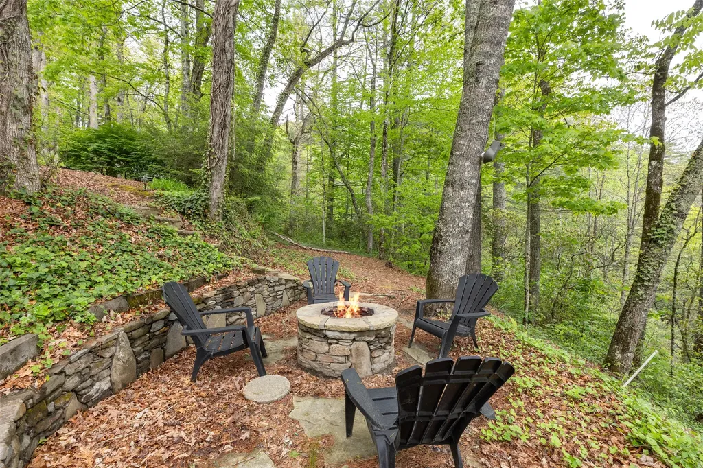 135 Wheatstone Drive Glenville NC 28736